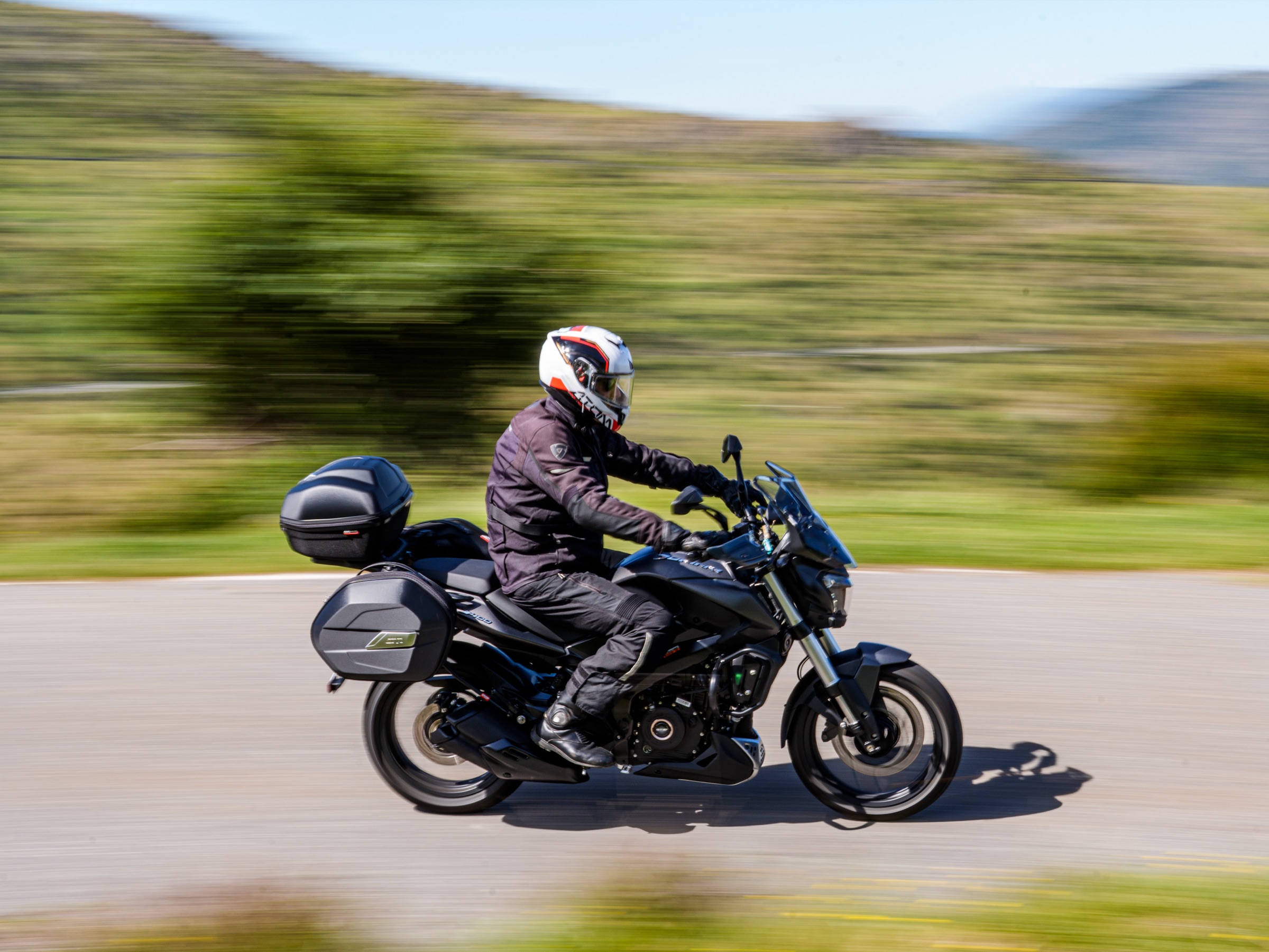 Dominar 400 en ruta